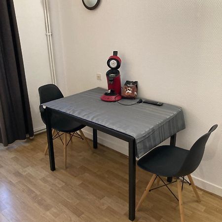 Studio Central Cosy Proche Gare Ruffec  Luaran gambar