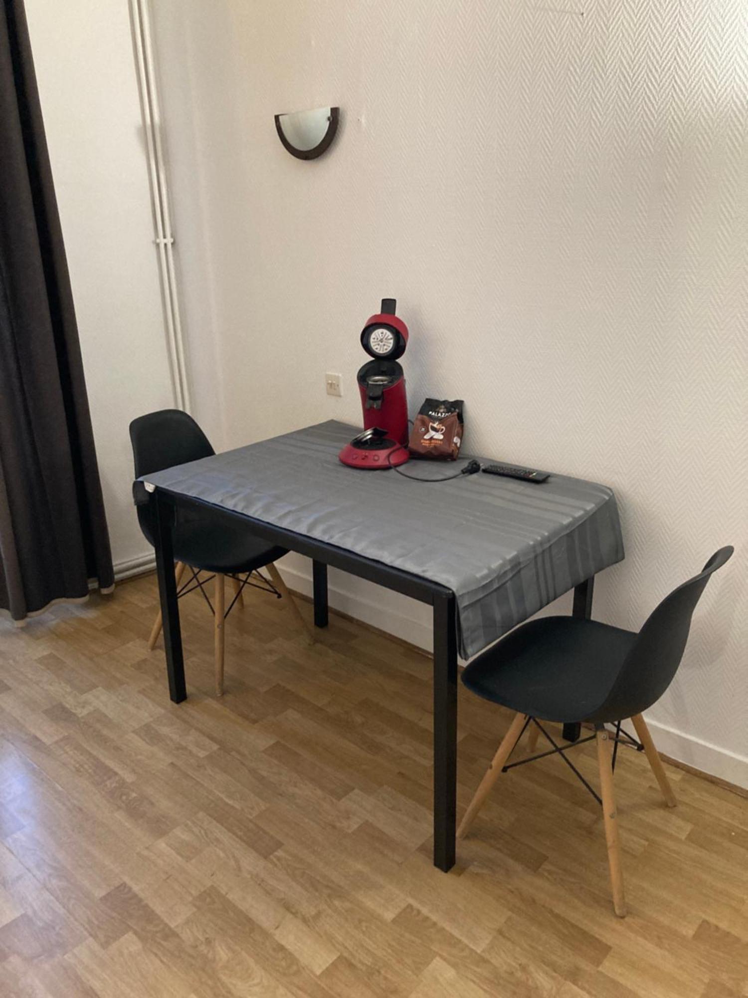 Studio Central Cosy Proche Gare Ruffec  Luaran gambar